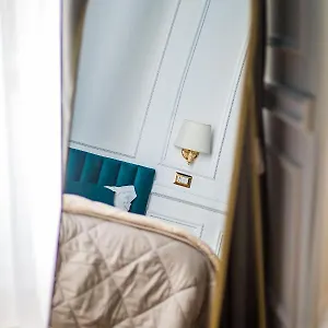 2* Alojamento de Acomodação e Pequeno-almoço Hold - Luxury