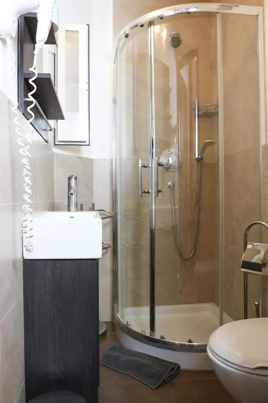 Conte Guesthouse Ρώμη 2*,